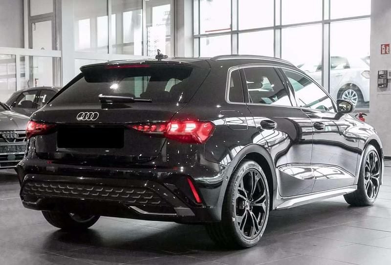Usata Audi A3 S-Line 150 CV (110 kW) 2024 Mythosschwarz metallic Berlina