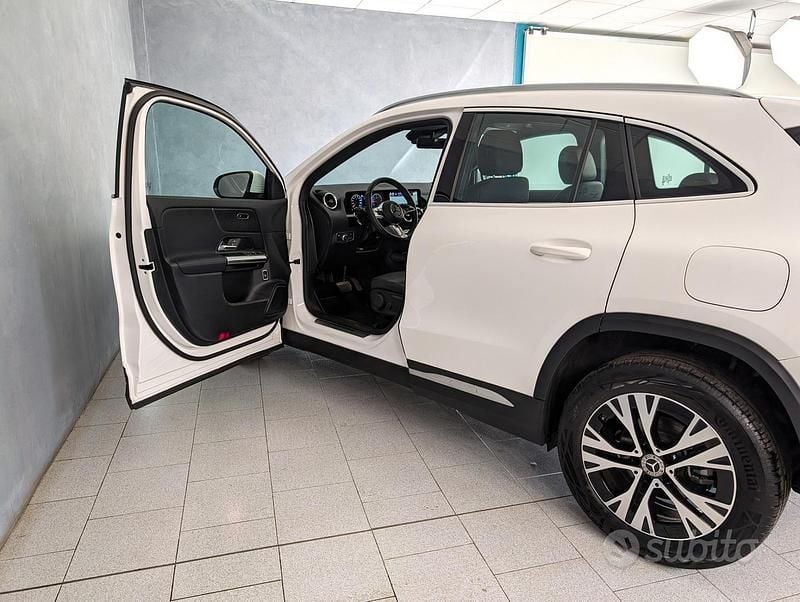 Usata Mercedes 200 Advanced 150 CV (110 kW) 2024 Bianco SUV