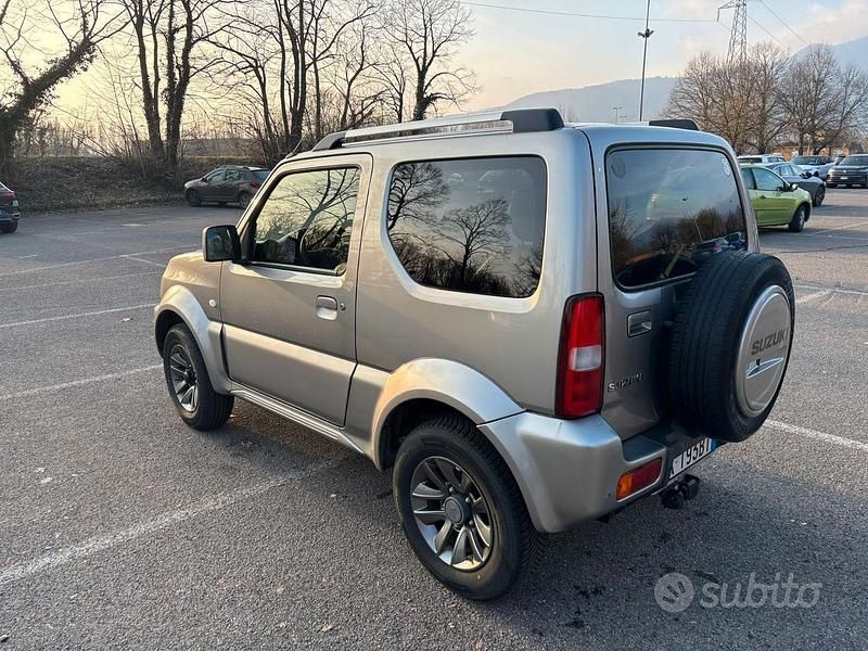 Usata Suzuki Jimny 2014 Grigio SUV
