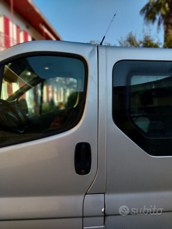 Usata Renault Trafic 80 CV (58 kW) 2013 Grigio Monovolume