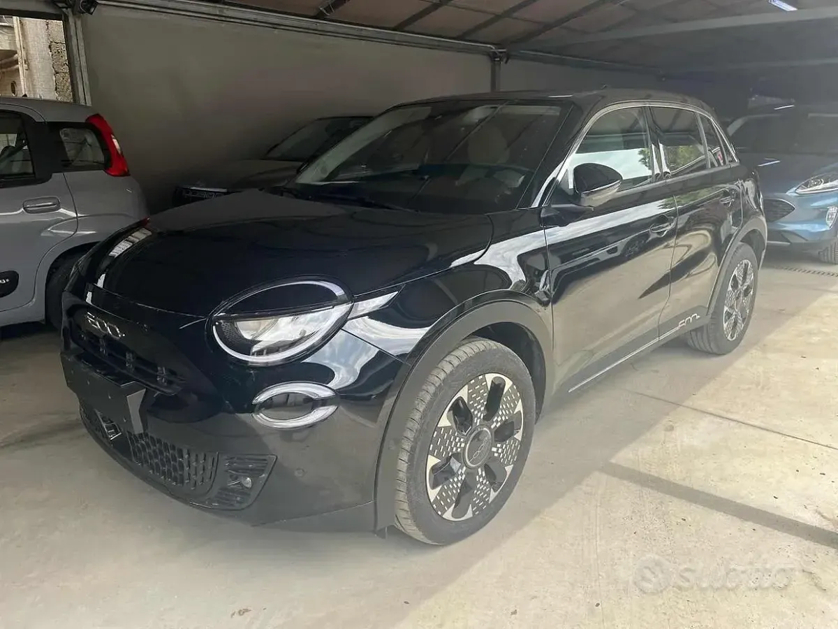 Usata Fiat 600 La Prima 101 CV (74 kW) 2025 Vari colori SUV