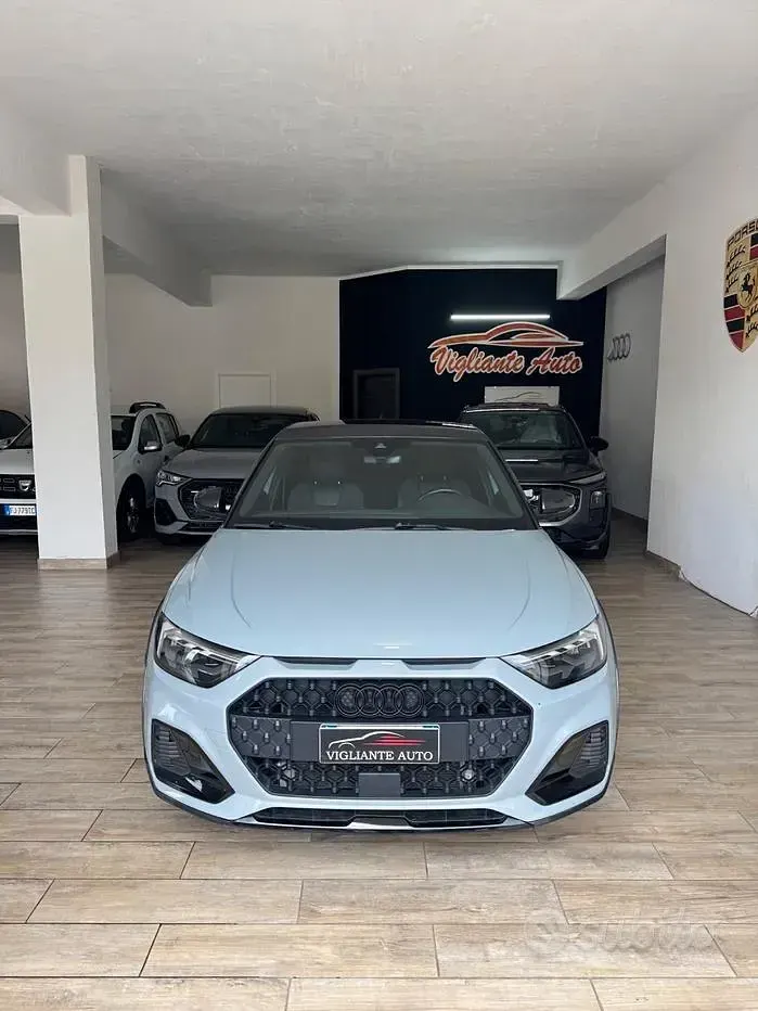 Usata Audi A1 110 CV (80 kW) 2023 Grigio SUV
