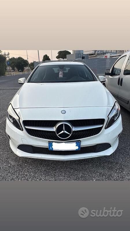 Bianco Usata 2016 Mercedes A180 Tre volumi | 10.500 € (Ottimo prezzo) - Immagine 1/4