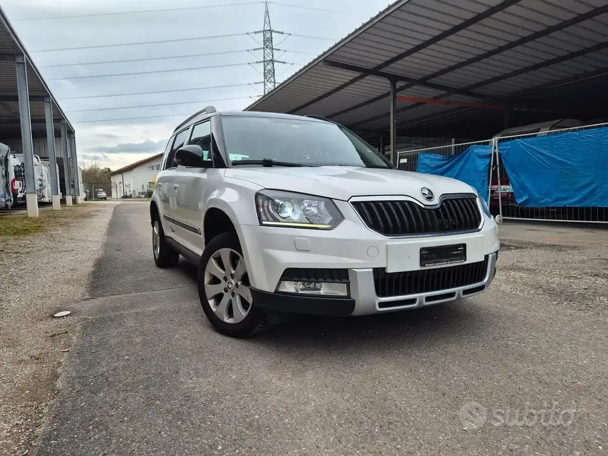 Usata Skoda Yeti 110 CV (80 kW) 2015 Bianco SUV