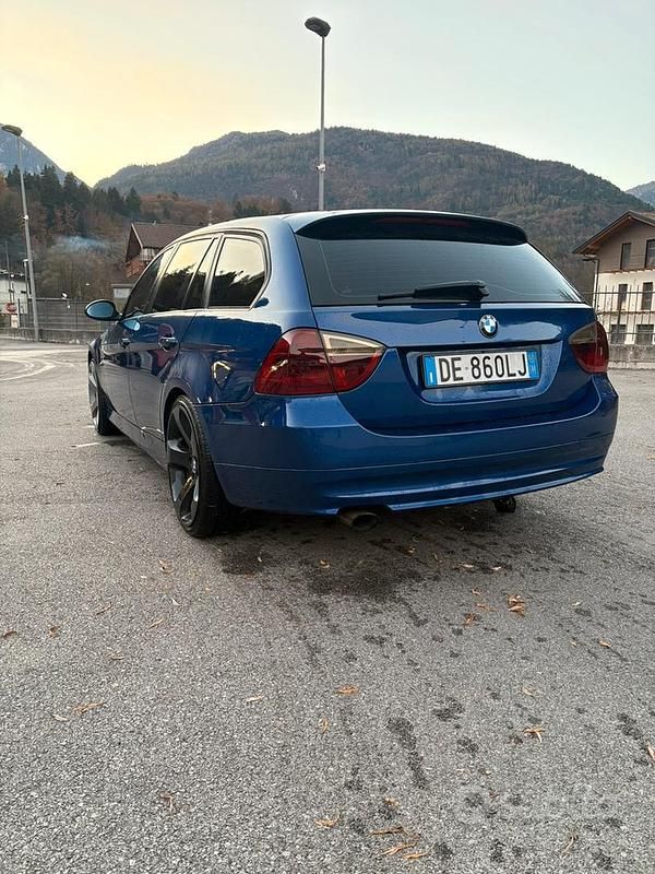 Usata BMW 320 Efficient Dynamics 210 CV (154 kW) 2007 Blu/azzurro Berlina