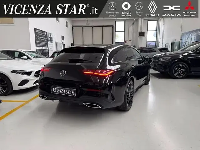 Usata Mercedes CLA200 Premium 150 CV (110 kW) 2024 Nero cosmo Station wagon
