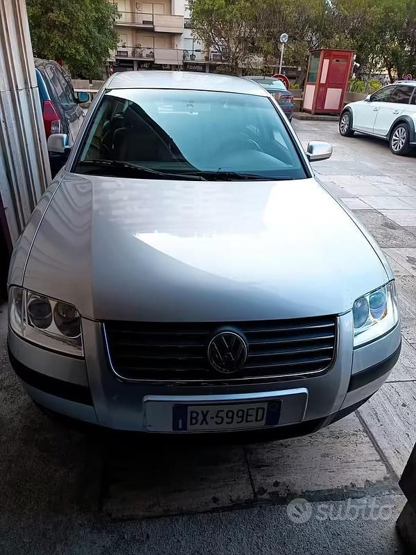 Usata VW Passat 130 CV (95 kW) 2001 Grigio Berlina
