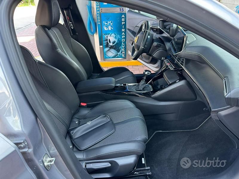 Usata Peugeot 208 110 CV (80 kW) 2023 Utilitaria