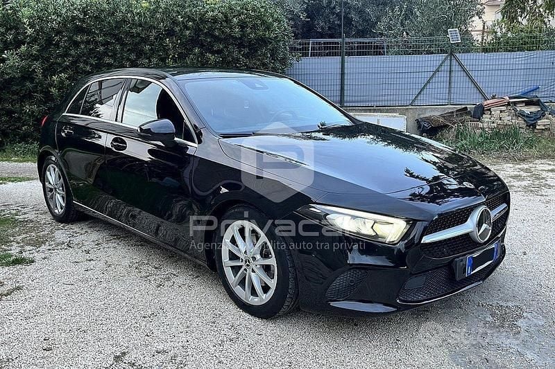 Usata Mercedes A180 116 CV (85 kW) 2020 Nero Utilitaria