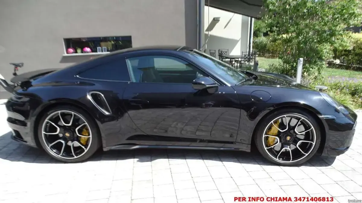 Usata Porsche 911 Turbo S 650 CV (478 kW) 2023 Nero jet metallizzato Coupé