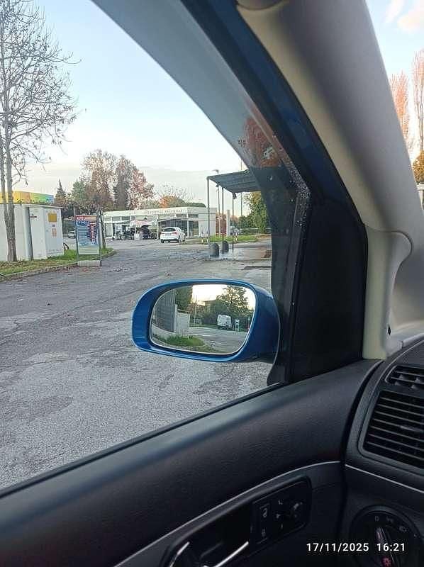 Usata 2003 VW Touran Trendline Monovolume | 3500 € (Buon prezzo) - Immagine 1/4