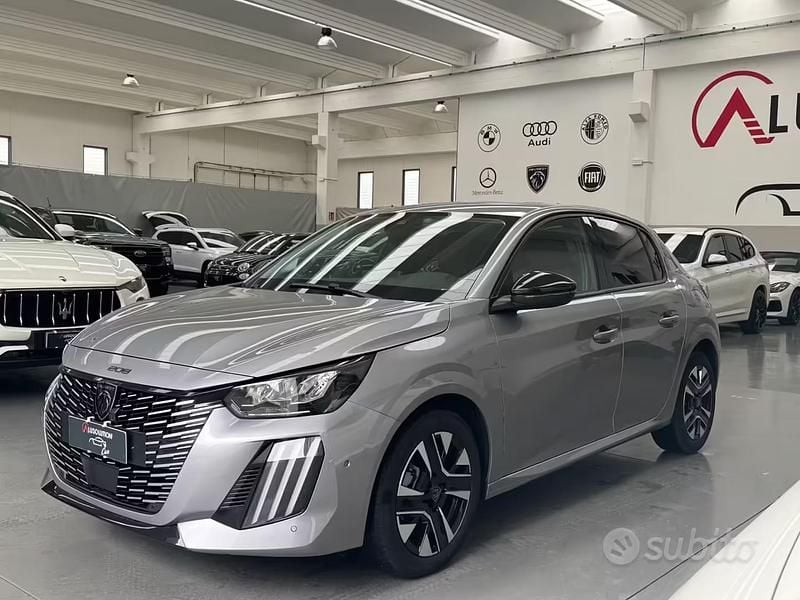 Begagnad Peugeot 208 Allure 101 HK (74 kW) 2024 Grå Halvkombi