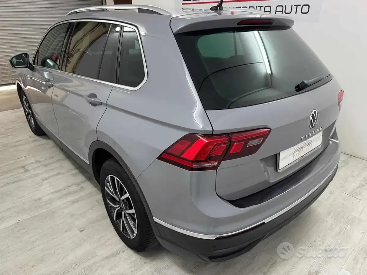 Usata VW Tiguan Life 150 CV (110 kW) 2021 Grigio SUV