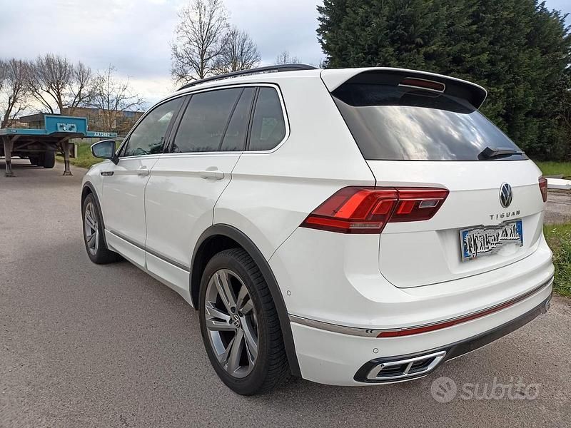 Usata VW Tiguan R-line 150 CV (110 kW) 2020 Bianco SUV