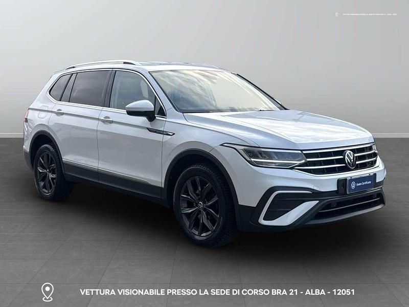 Usata VW Tiguan Allspace Life 150 CV (110 kW) 2022 0q bianco puro SUV