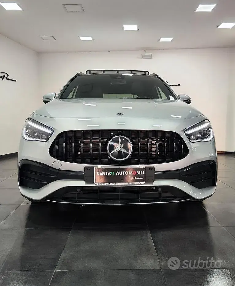 Usata Mercedes GLA200 Premium 150 CV (110 kW) 2023 Grigio SUV