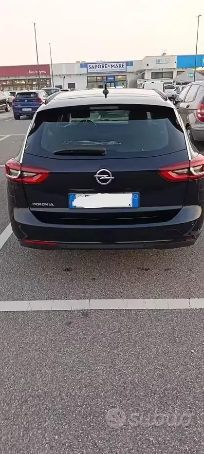 Usata Opel Insignia 136 CV (100 kW) 2020 Bluazzurro Station wagon