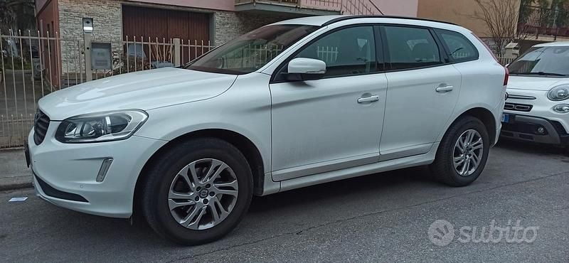 Usata Volvo XC60 Business Edition 150 CV (110 kW) 2016 Bianco SUV