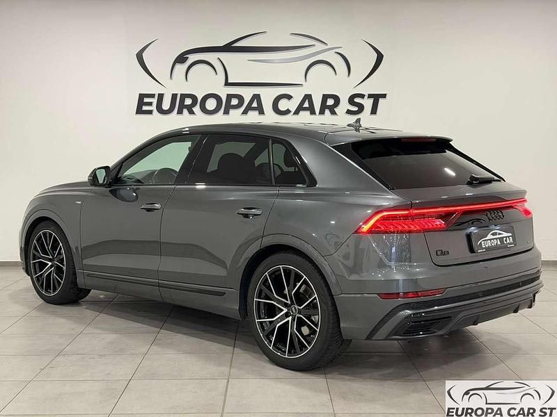 Usata Audi Q8 S-Line 286 CV (210 kW) 2020 Grigio SUV