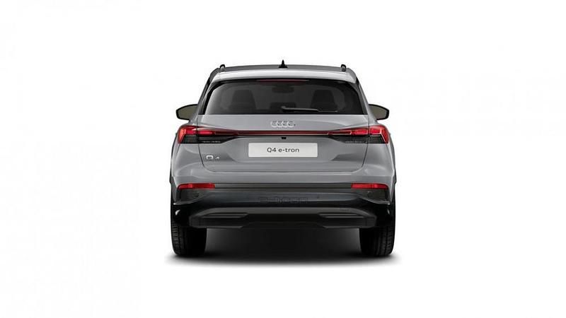 Nuova Audi Q4 e-tron Comfort 150 kW (204 CV) 2026 Grigio selce SUV