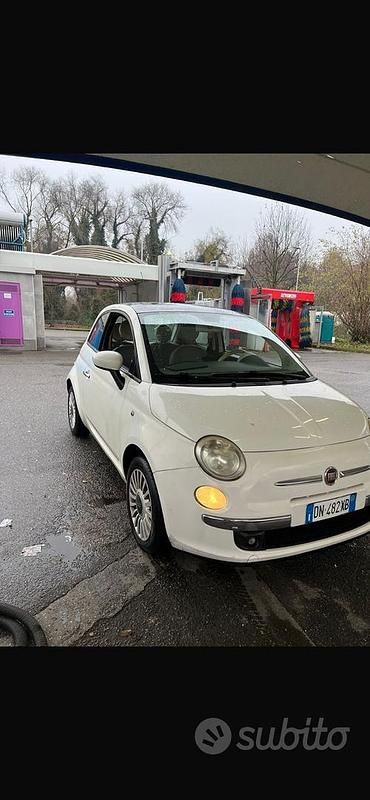 Usata Fiat 500 Lounge 69 CV (50 kW) 2008 Bianco Utilitaria