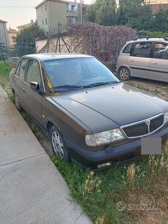 Usata Lancia Dedra 90 CV (66 kW) 1995 Marrone Berlina
