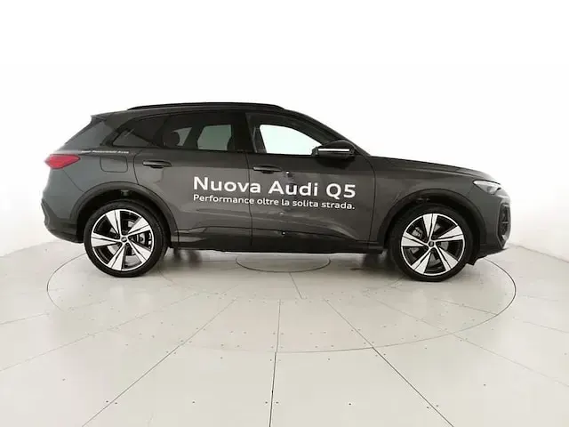 Usata Audi Q5 Edition .1 204 CV (150 kW) 2025 Grigio SUV