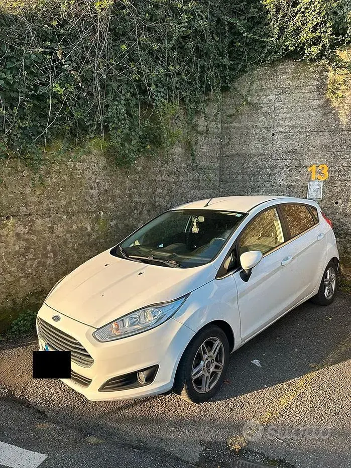 Usata Ford Fiesta Titanium 92 CV (67 kW) 2015 Bianco Utilitaria