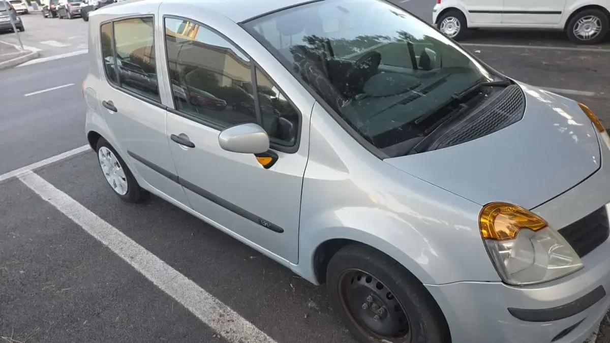 Usata Renault Modus Dynamique 75 CV (55 kW) 2005 Grigio Monovolume