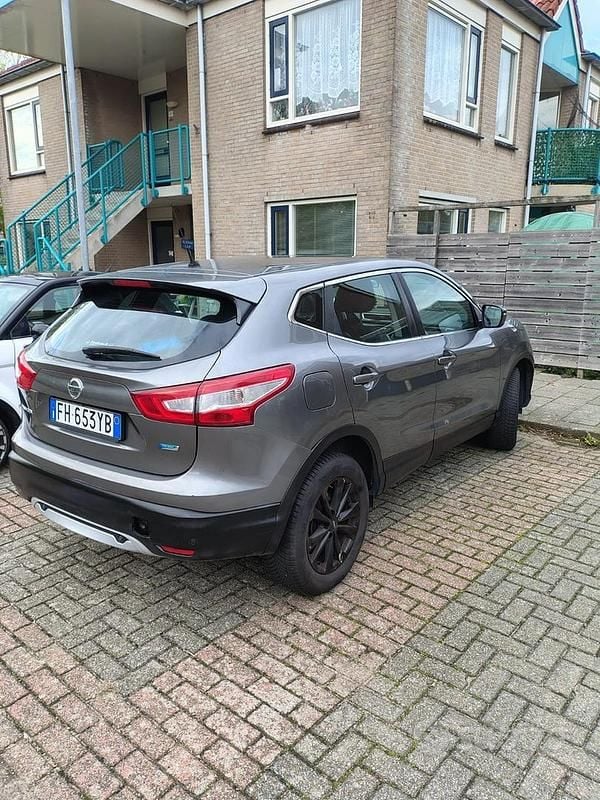 Usata Nissan Qashqai Acenta 110 CV (80 kW) 2015 Grigio SUV
