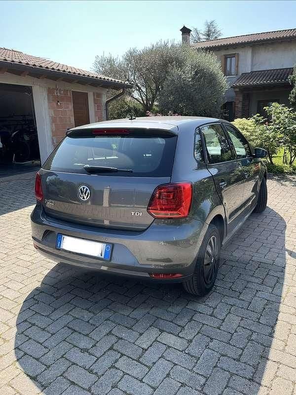 Usata VW Polo Trendline 75 CV (55 kW) 2016 Grigio Berlina