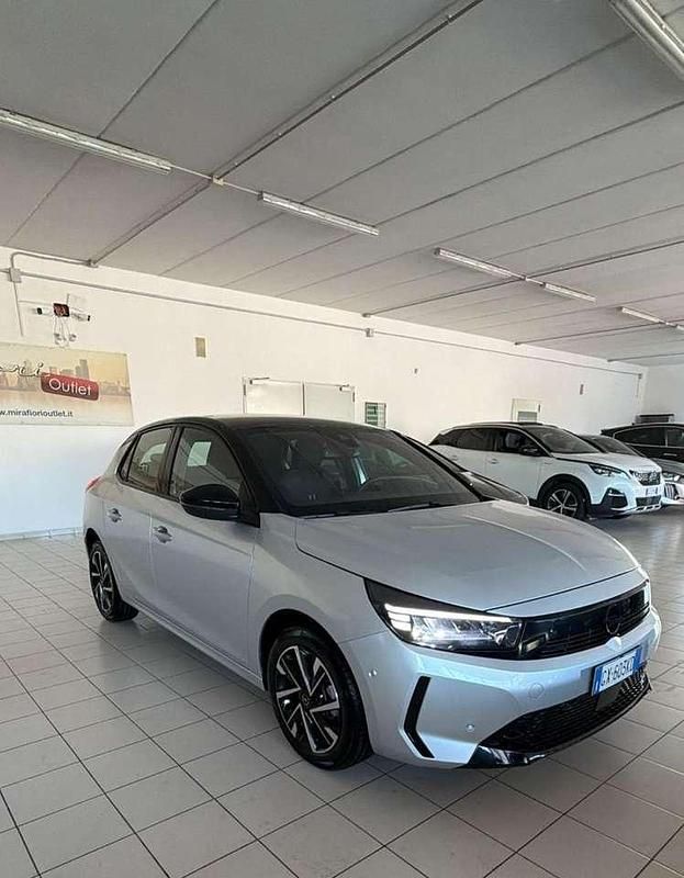 Usata Opel Corsa GS Line 101 CV (74 kW) 2025 Grigio Berlina