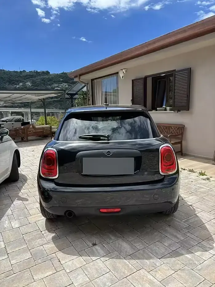 Usata Mini ONE 102 CV (75 kW) 2022 Nero Utilitaria