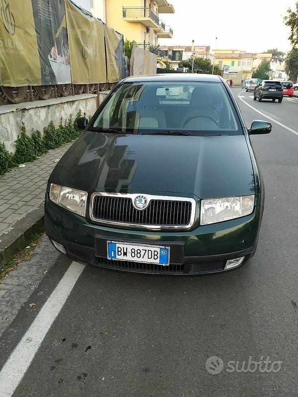 Usata Skoda Fabia 68 CV (50 kW) 2001 Verde Station wagon
