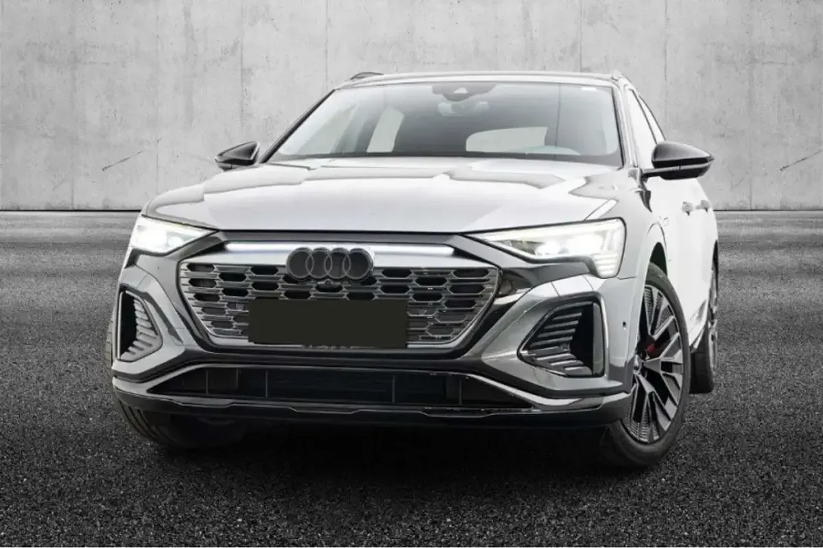 Usata Audi Q8 e-tron S-Line 158 kW (215 CV) 2023 Grigio SUV