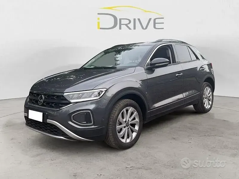 Usata VW T-Roc 110 CV (80 kW) 2022 Grigio SUV