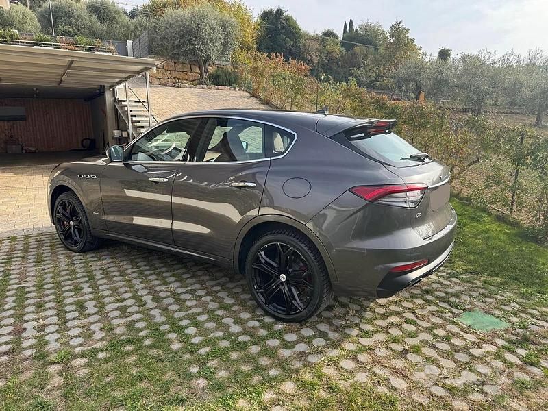 Usata Maserati Levante 275 CV (202 kW) 2021 Marrone SUV