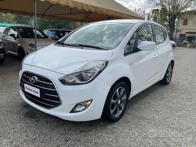 Usata Hyundai ix20 Xpossible 89 CV (65 kW) 2016 Bianco Utilitaria