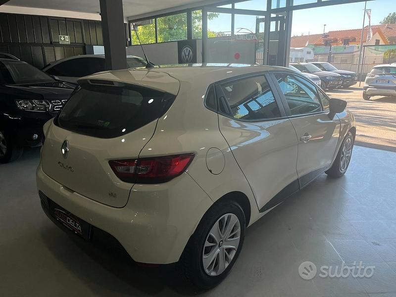 Second-hand Renault Clio IV Zen 75 CP (55 kW) 2016 Bej Berlinǎ