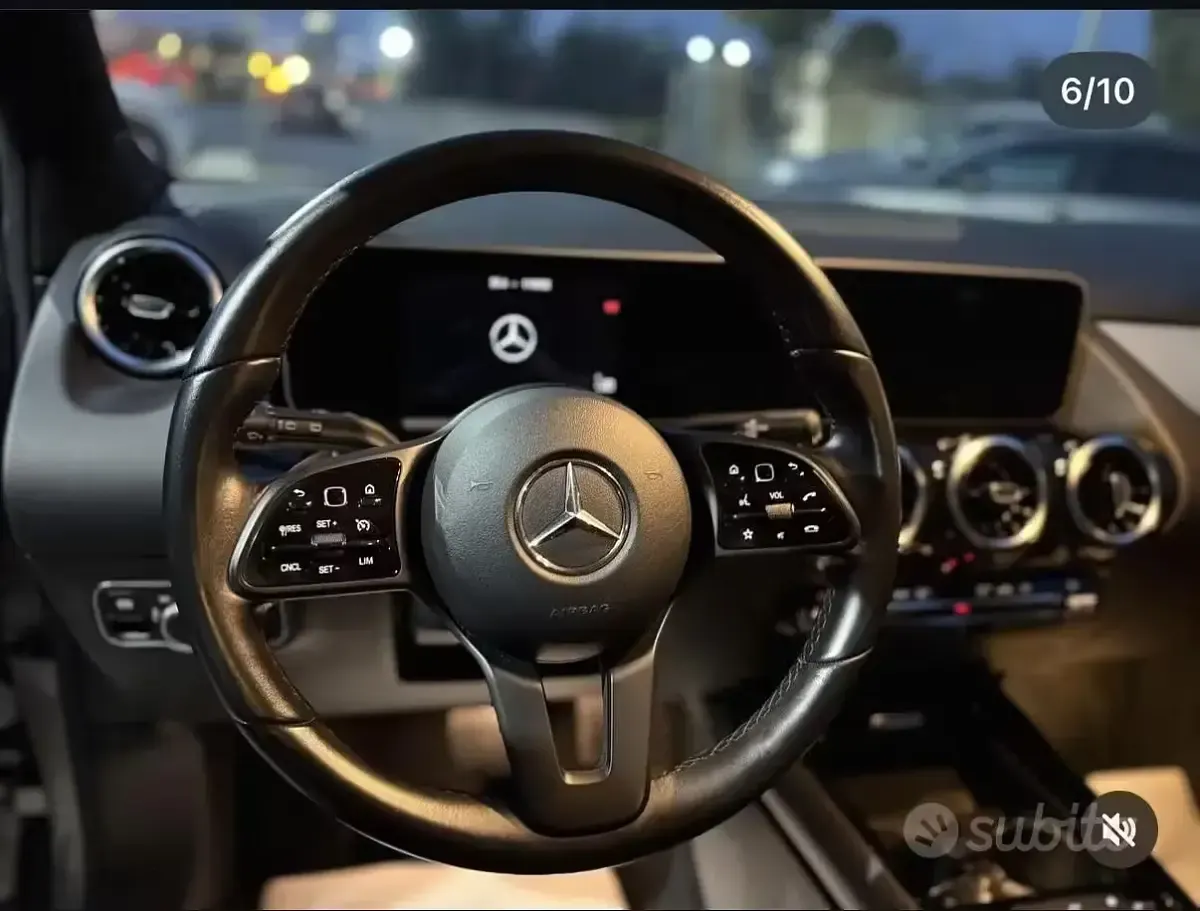 Usata Mercedes B180 116 CV (85 kW) 2020 Grigio Utilitaria