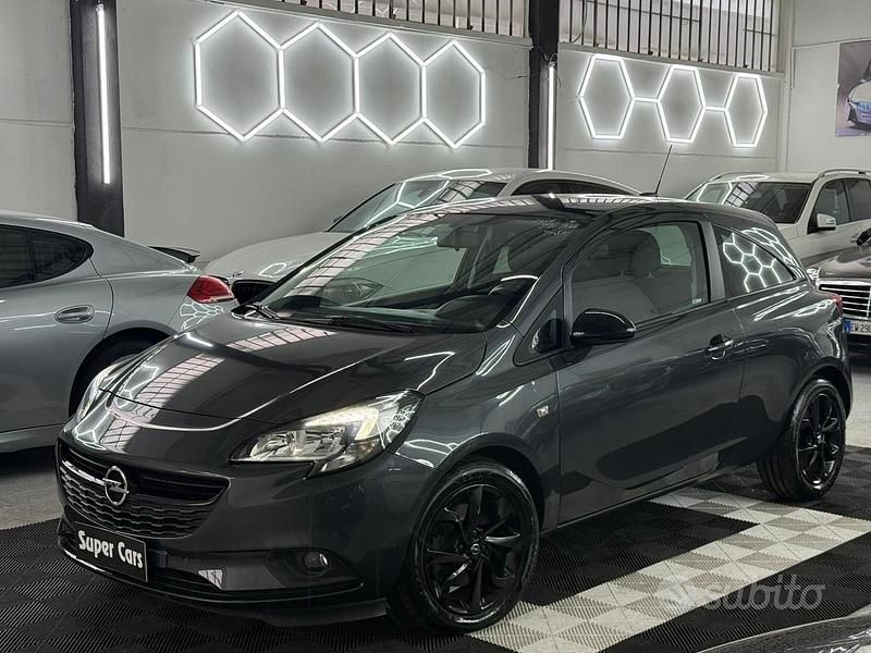 Usata Opel Corsa Cosmo 95 CV (69 kW) 2017 Grigio Utilitaria