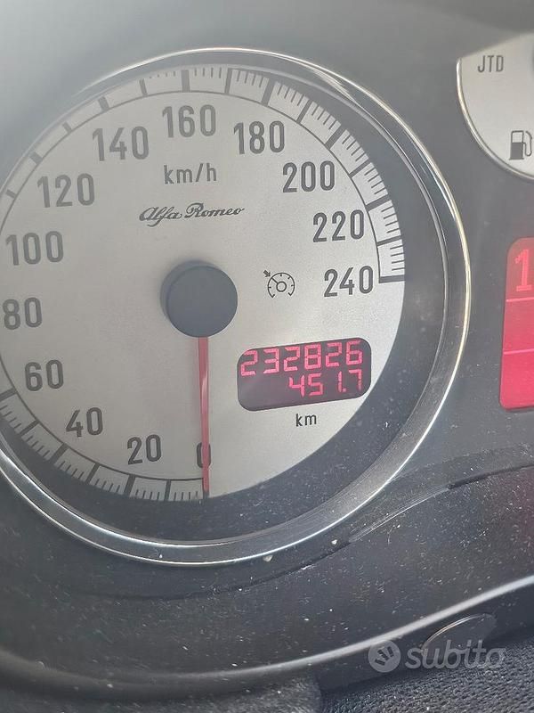 Blu Usata 2008 Alfa Romeo 147 Due volumi | 1699 € (Buon prezzo) - Immagine 1/4