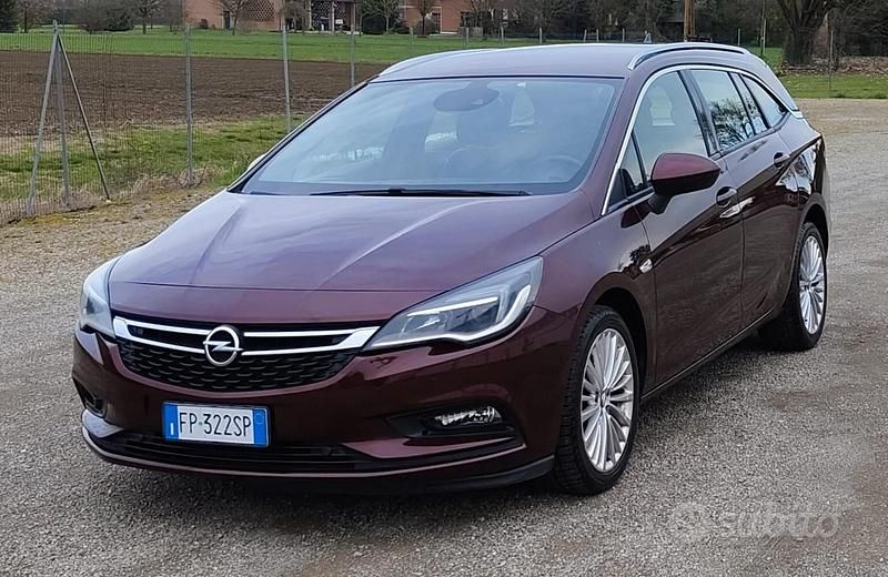 Usata Opel Astra Innovation 136 CV (100 kW) 2018 Viola Station wagon