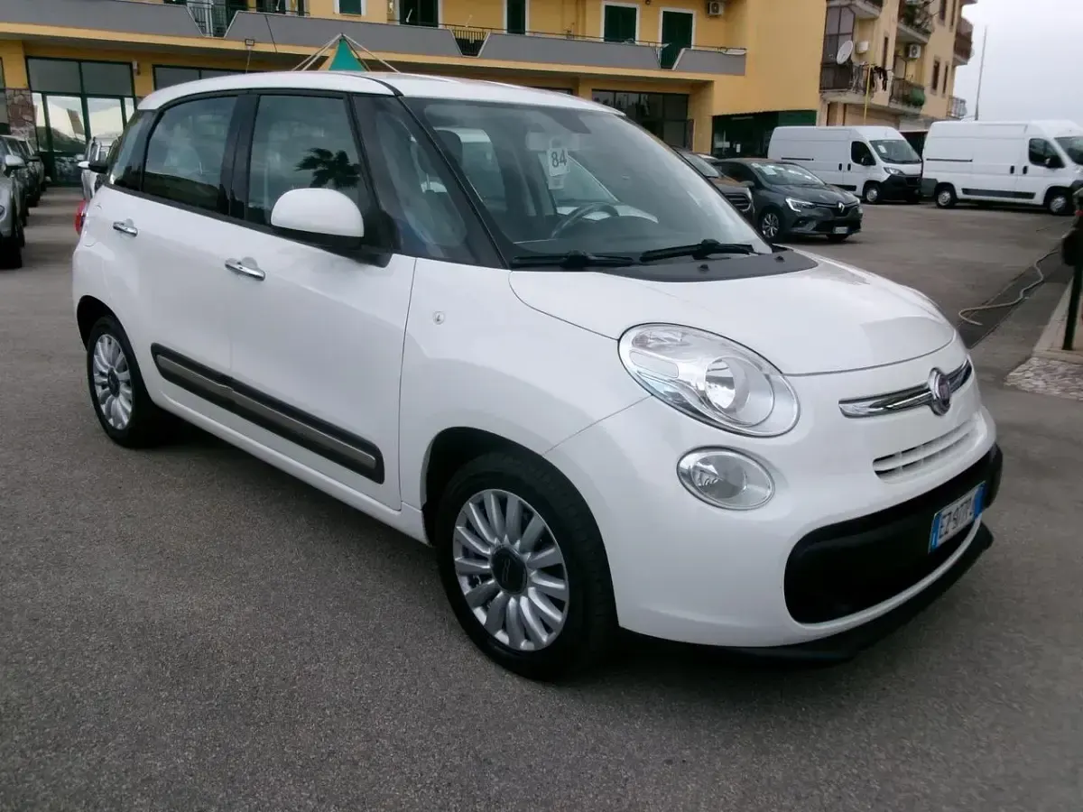Używany Fiat 500L Pop Star 85 KM (62 kW) 2014 Biały Minivan