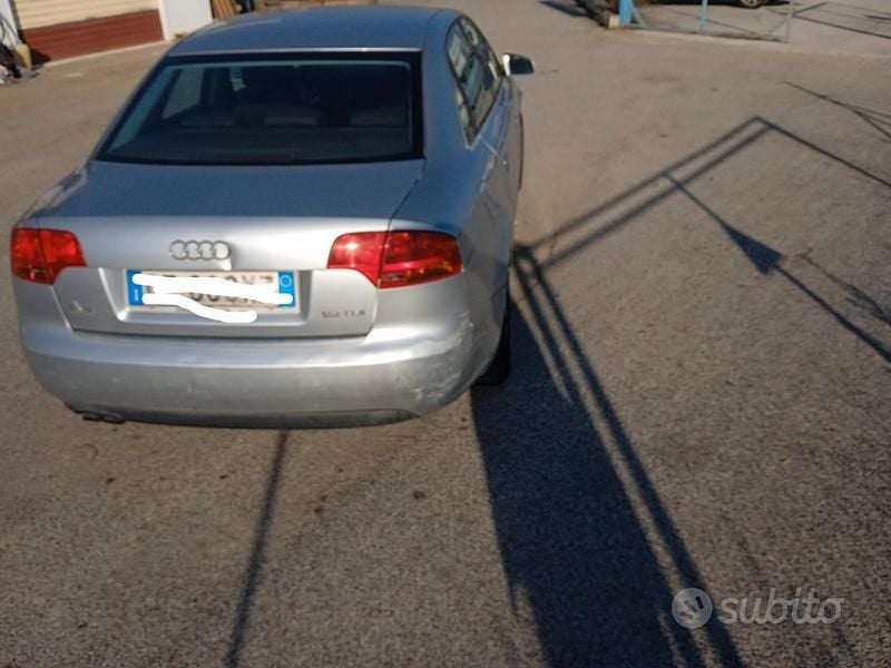 Usata Audi A4 143 CV (105 kW) 2006 Argento Berlina