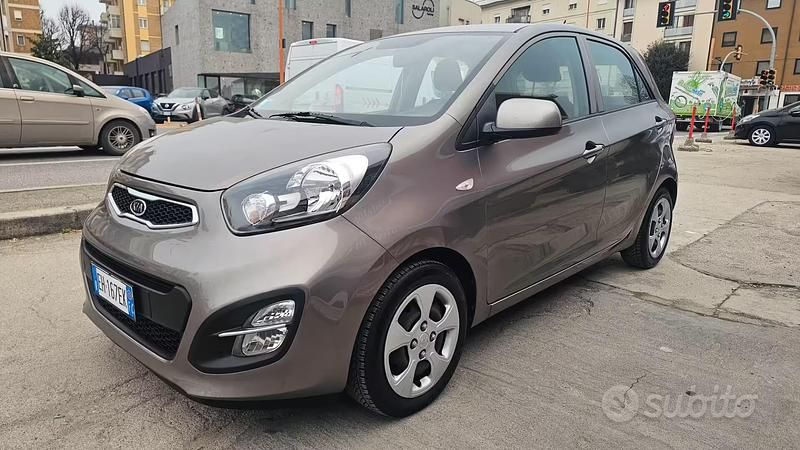 Usata Kia Picanto City 69 CV (50 kW) 2012 Marrone Utilitaria