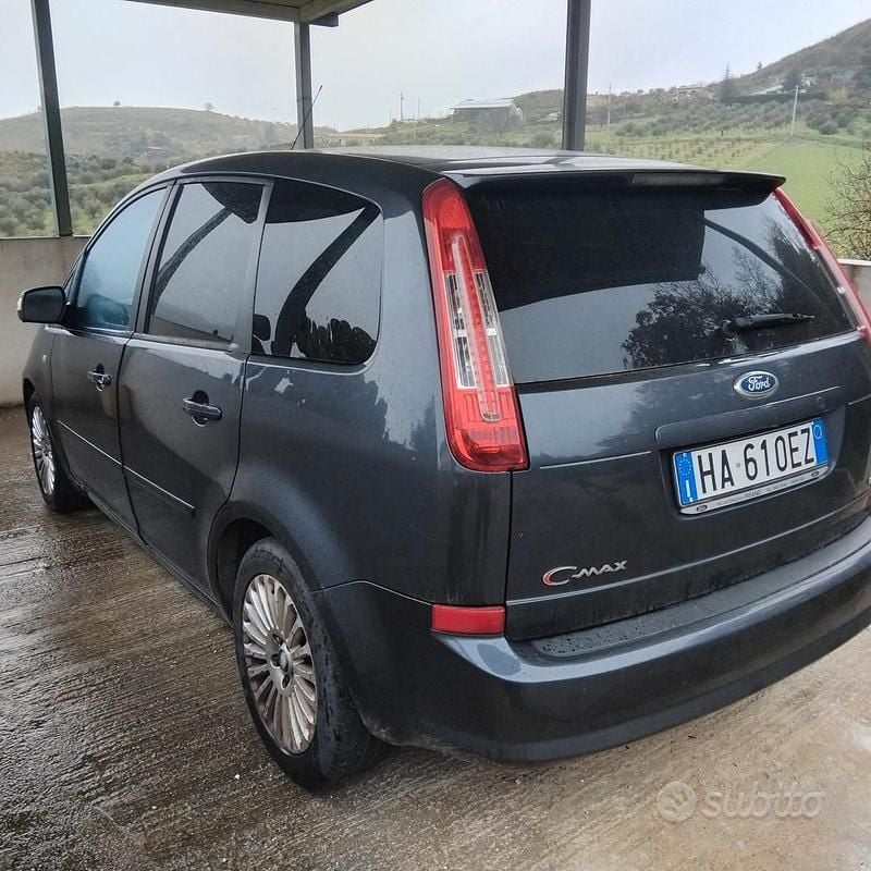 Occasion Ford C-MAX Titanium 109 ch (80 kW) 2011 Gris Monospace
