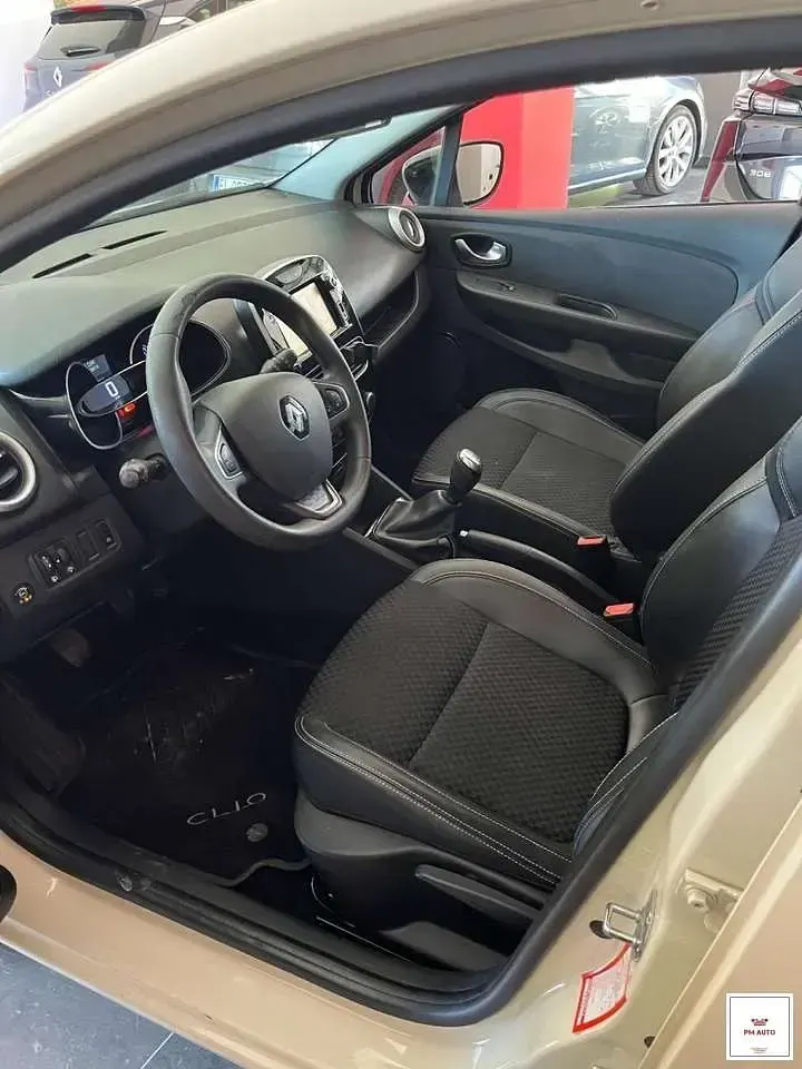 Usata Renault Clio IV 90 CV (66 kW) 2018 Beige Berlina