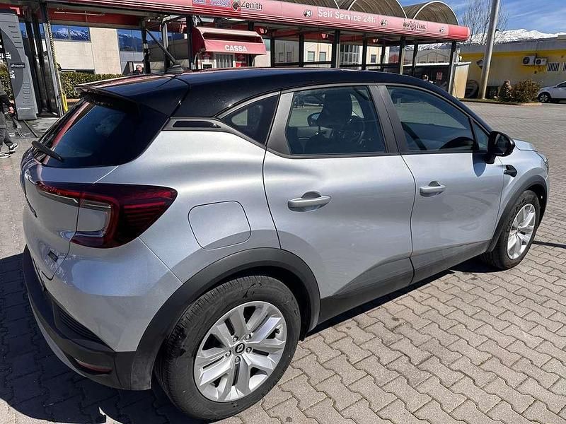 Usata Renault Captur 145 CV (106 kW) 2023 Argento SUV