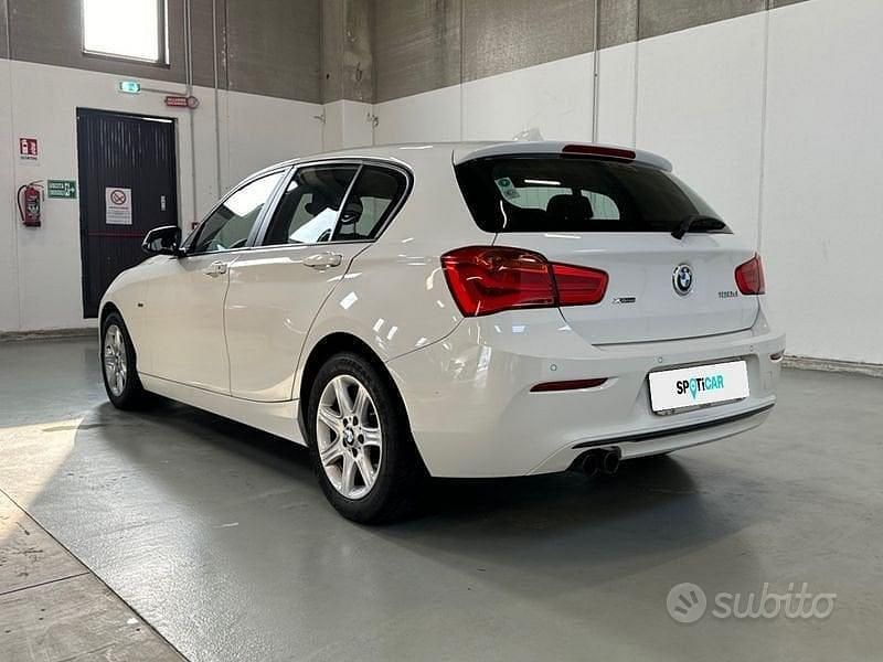 Usata BMW 120 Sport Line 190 CV (139 kW) 2016 Bianco Utilitaria